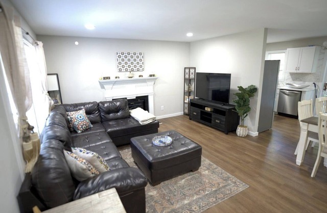 2 BED, Tv, Moroccan Style, kids essentials, Walk to Golf, close to shopping