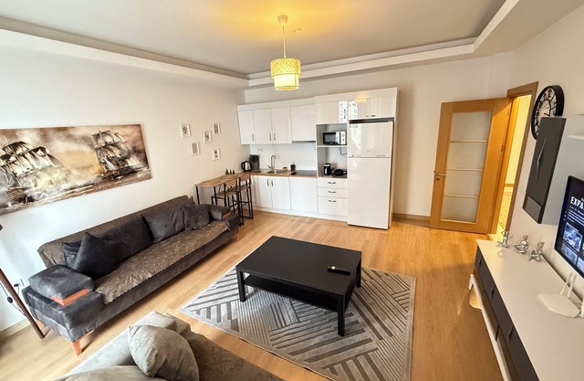 2 Bedroom 1 Living roombig apartment with AC, WiFi,Free Parking