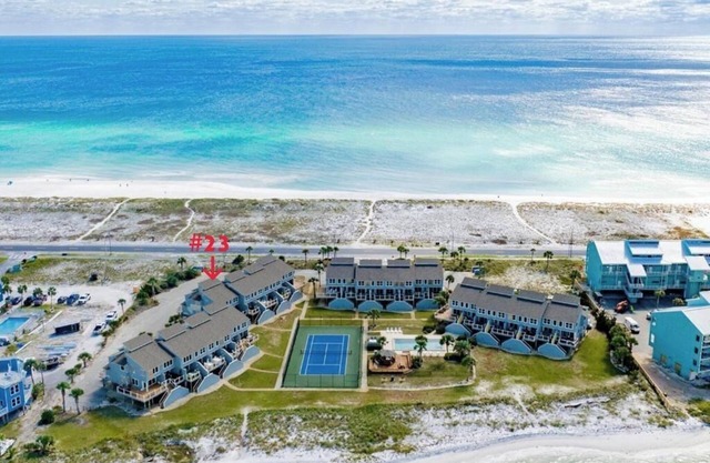 2 Bedroom 2.5 Bath & Loft #23 San Deluna Townhome Pensacola Beach - Sleeps 10