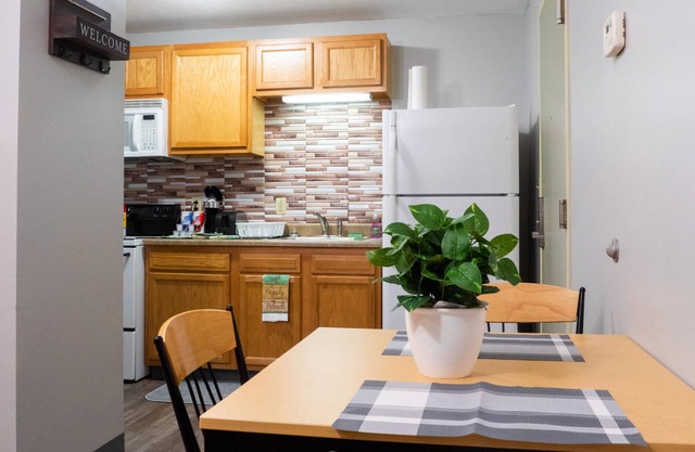 2 Bedroom 2 Bathroom The Heart of Pittsburgh