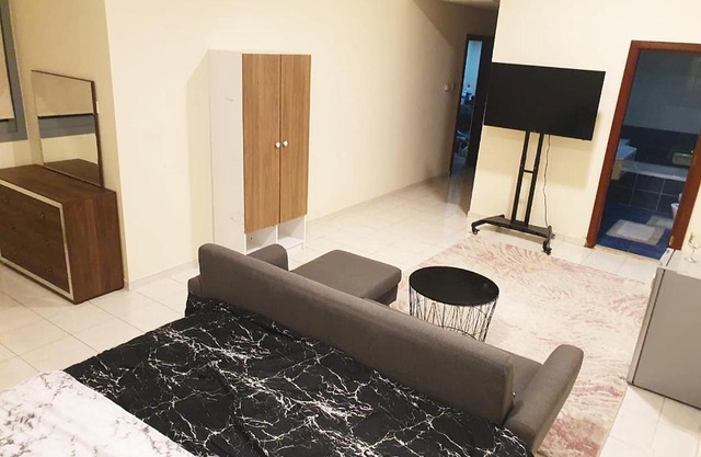 2 Bedroom, 4 bathroom apartment