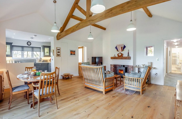 2 bedroom accommodation in Falfield, near Wotton-under-edge