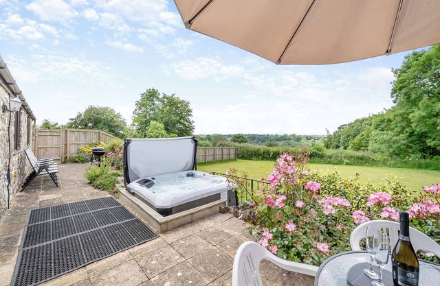 2 bedroom accommodation in Churchinford, near Taunton