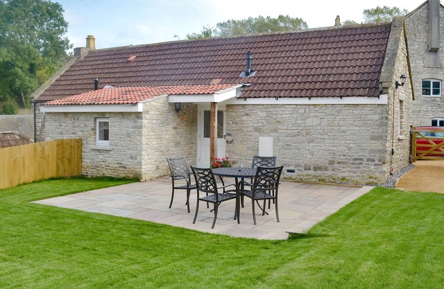 2 bedroom accommodation in Marksbury, near Bath