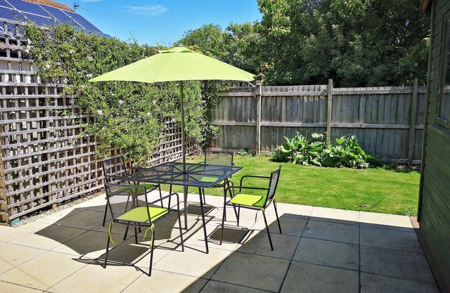 2 bedroom accommodation in Highbridge