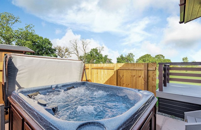 2 bedroom accommodation in Shrewsbury