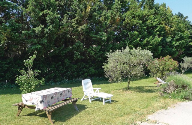 2 bedroom accommodation in Mallemort