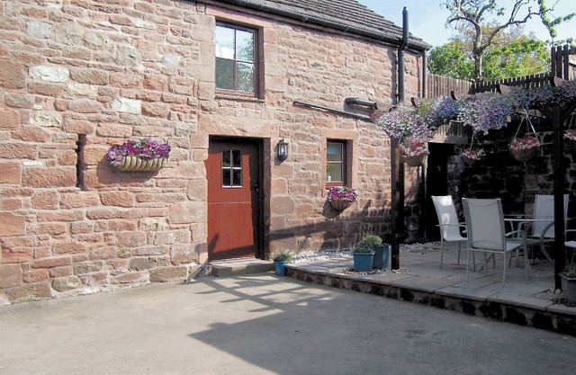 2 bedroom accommodation in Melmerby