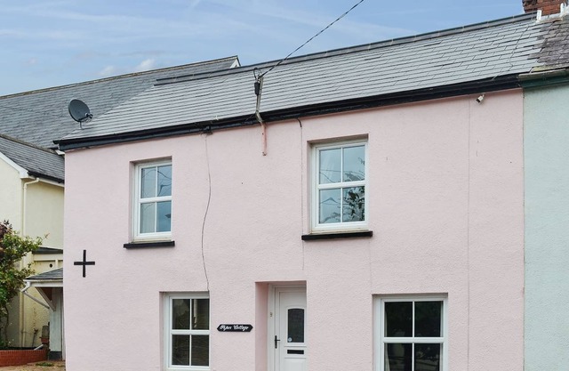 2 bedroom accommodation in Halberton, near Tiverton