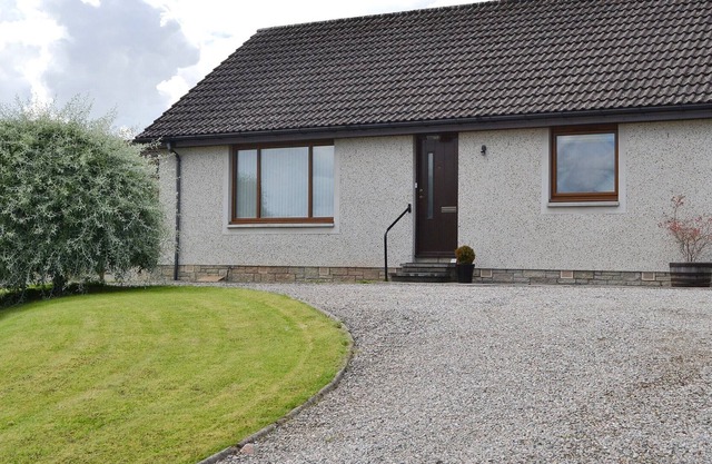 2 bedroom accommodation in Dingwall, near Inverness