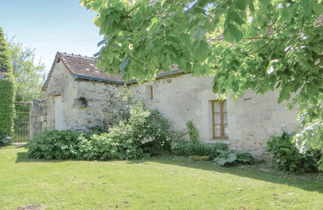 2 bedroom accommodation in Loches
