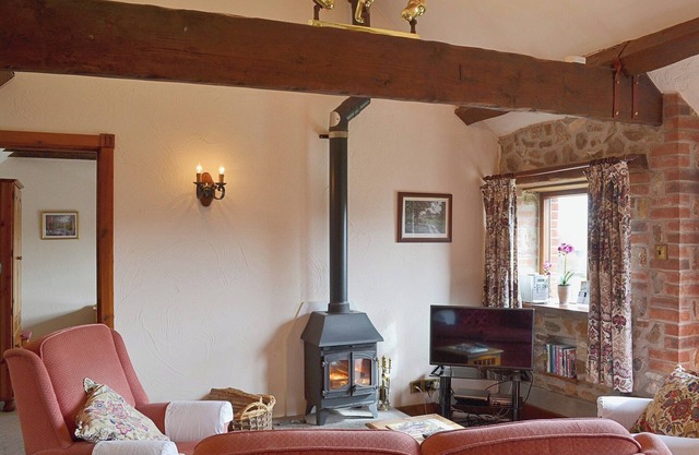 2 bedroom accommodation in Whitwell Farm, Colyford, near Seaton