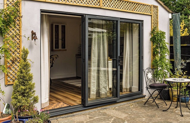 2 bedroom accommodation in Epsom