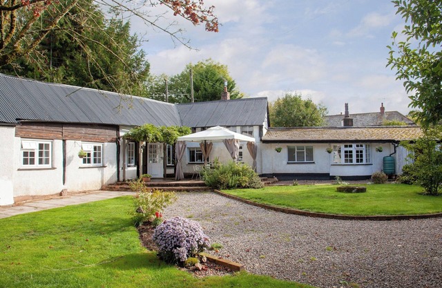 2 bedroom accommodation in Upexe, near Exeter