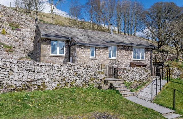 2 bedroom accommodation in Malham