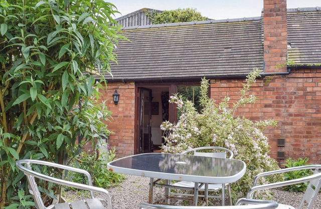 2 bedroom accommodation in Upper Welland, near Malvern