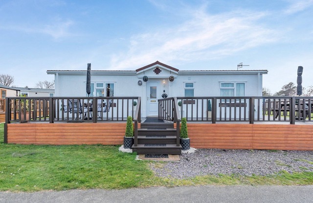 2 bedroom accommodation in Dinas, near Fishguard