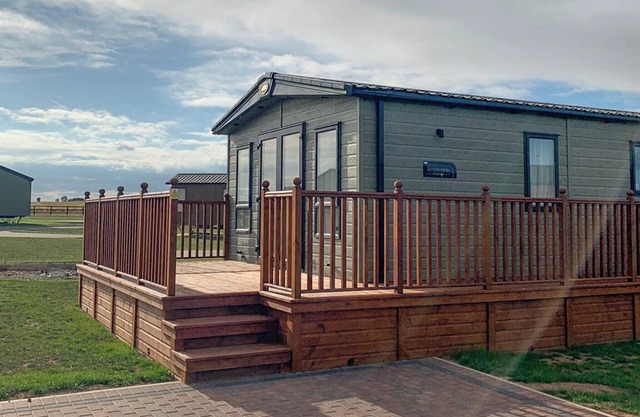 2 bedroom accommodation in Tunstall, Nr Hull