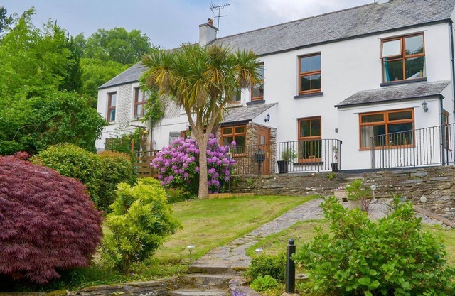 2 bedroom accommodation in Millendreath, near Looe