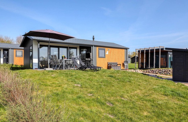 2 bedroom amazing home in Süsel