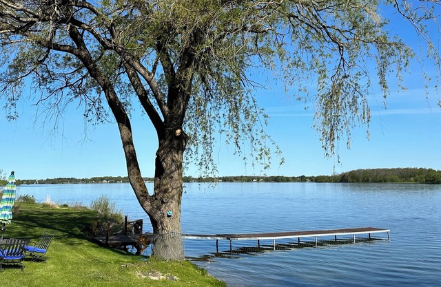 2-bedroom apt. Riverfront w ACWiFi and STUNNING views of the St Lawrence River