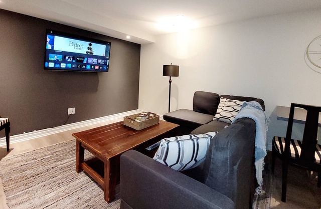 2 Bedroom Basement Apartment between Niagara Falls and Toronto