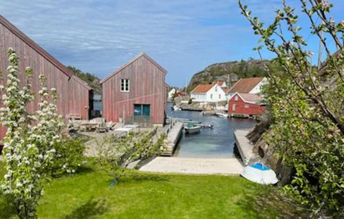 2 Bedroom Beautiful Apartment In Søgne