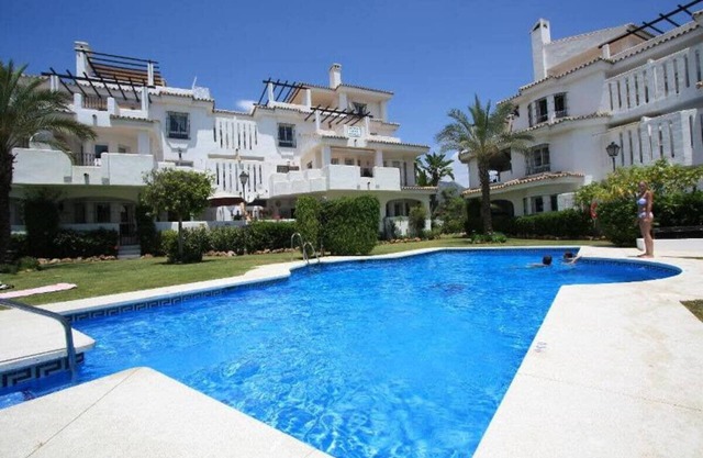 2 Bedroom Close to the Pool F-4