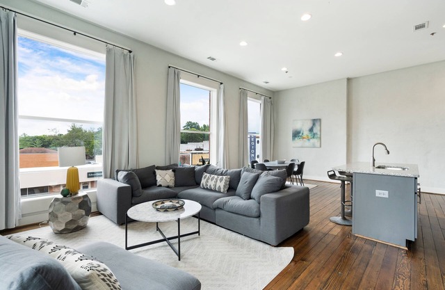 2 Bedroom Downtown Cartersville Loft 2