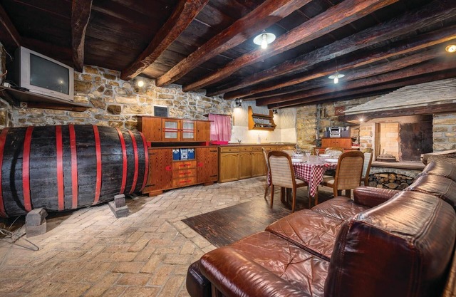 2 bedroom gorgeous home in Marcenagla