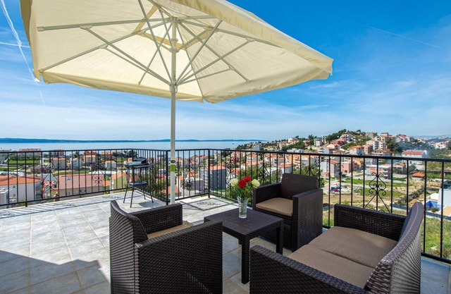 2 bedroom nice apartment in Podstrana