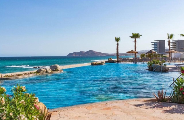 2 Bedroom Ocean View Suite with amenities. 20%DISCOUNT!