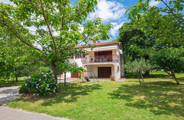 2 bedroom pet friendly home in Lazarici