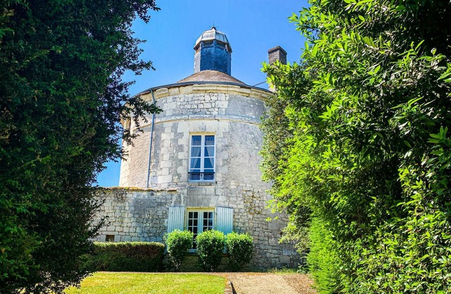 2 bedroom stunning home in Chinon