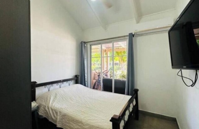 2-bedroom villa in charming Jacó with AC WiFi. 1 block from ocean. Relax, enjoy