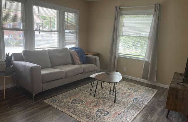 2 BR House /Close to Concord & Charlotte attractions /No pet fee!