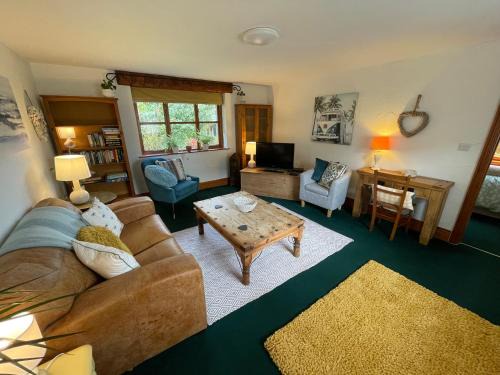 2 Bryher Barn