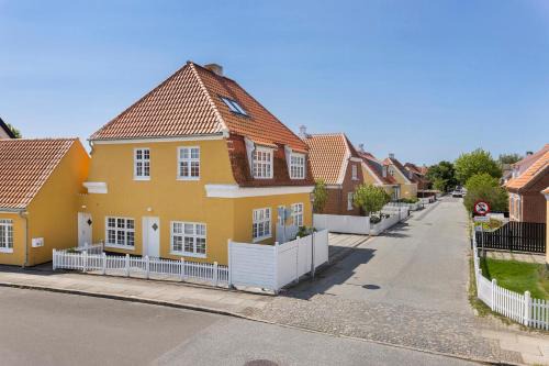 2 Centralt beliggende og lyst indrettet lejlighed