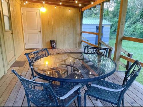 2 CoZY HOME WITH HUGE PATIO