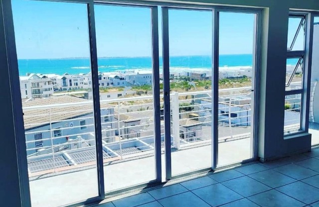 2 Dolphin Ridge , Quiet and Peaceful Penthouse