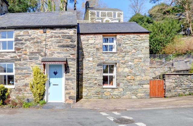 2 Efail Wen in Penrhyndeudraeth