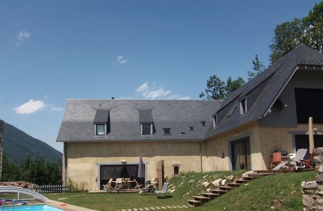 2 Granges 24 pers gîtes rental Pyrenees Arreau Loudenvielle Cycling swimming pool