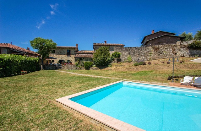 2 houses with each own pool 60 kms northern Lucca for up to 18 persons