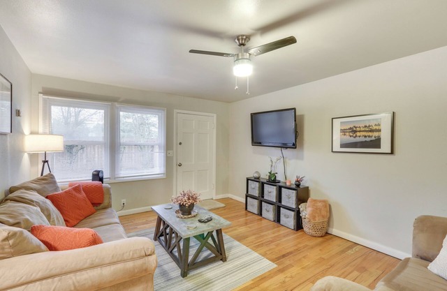 2 Mi to Washington Square: Portland Getaway