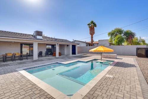 2 Mi to Windsor Beach! Updated, Sleek Family Home