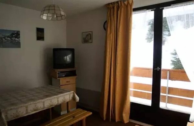 2 PIECKEN CABIN SLEEPS 6