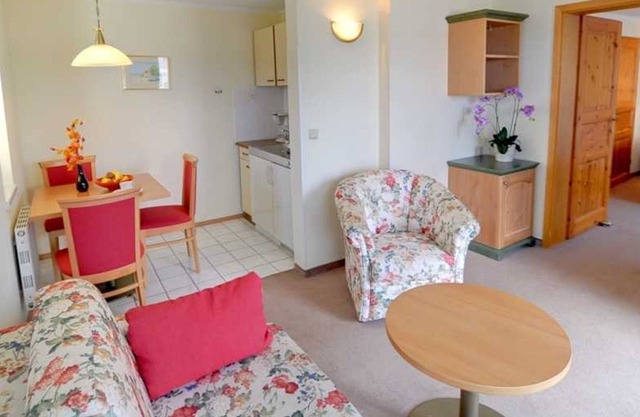 2-raumappartement mit Pantryküche - Ferienzimmer und -wohnungen mit Seeblick