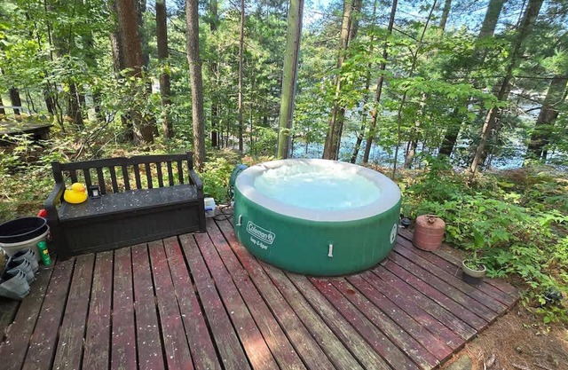 2 Romantic Island Cabins for 5 - Hot Tub Boat