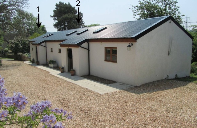 2 SHIPPEN COTTAGES, pet friendly, with a garden in Wilmington