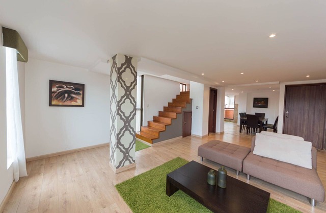 2 Story Fully Furnished Metropolitan City View Condo